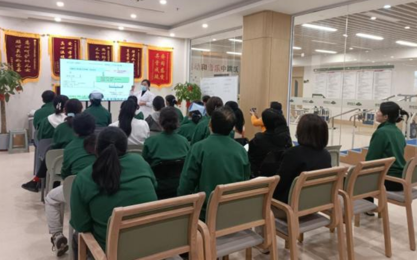 “救”在身邊！共筑服務(wù)安全——頤信養(yǎng)老舉辦急救技能培訓(xùn)